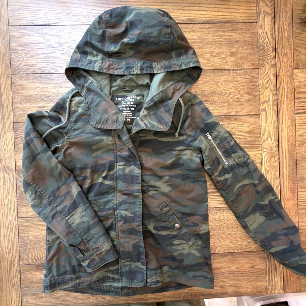 American Eagle Camo Field Jacket Floral Love Velvet Embroidery Hooded Small